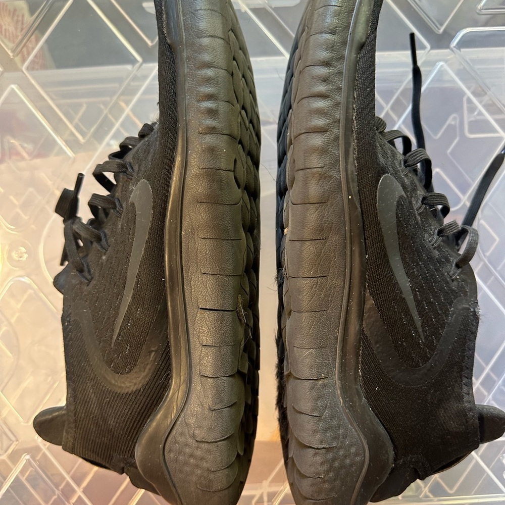Used Men's Black Nike Running Shoes